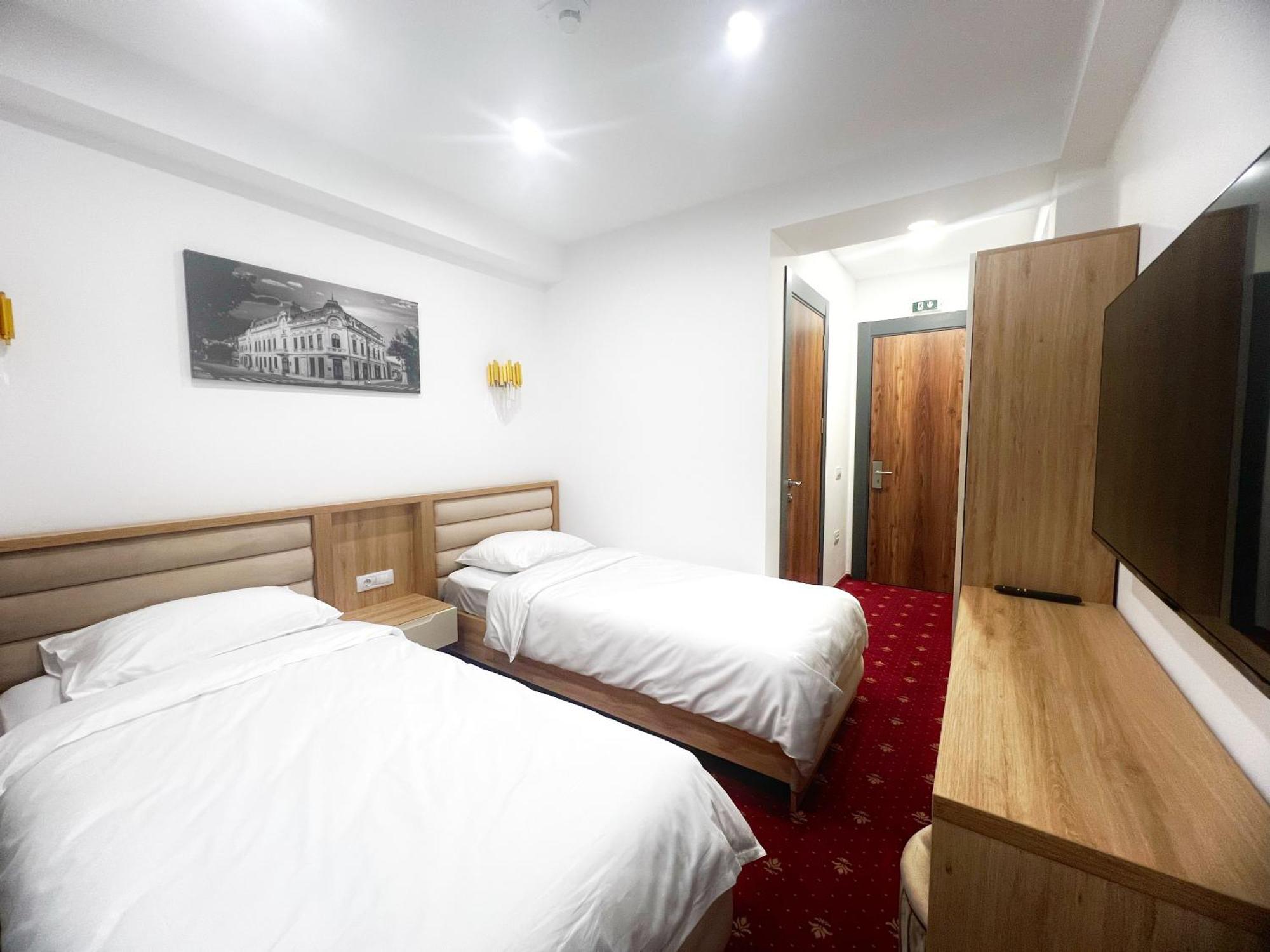 Mimi Hotel Corabia Eksteriør billede