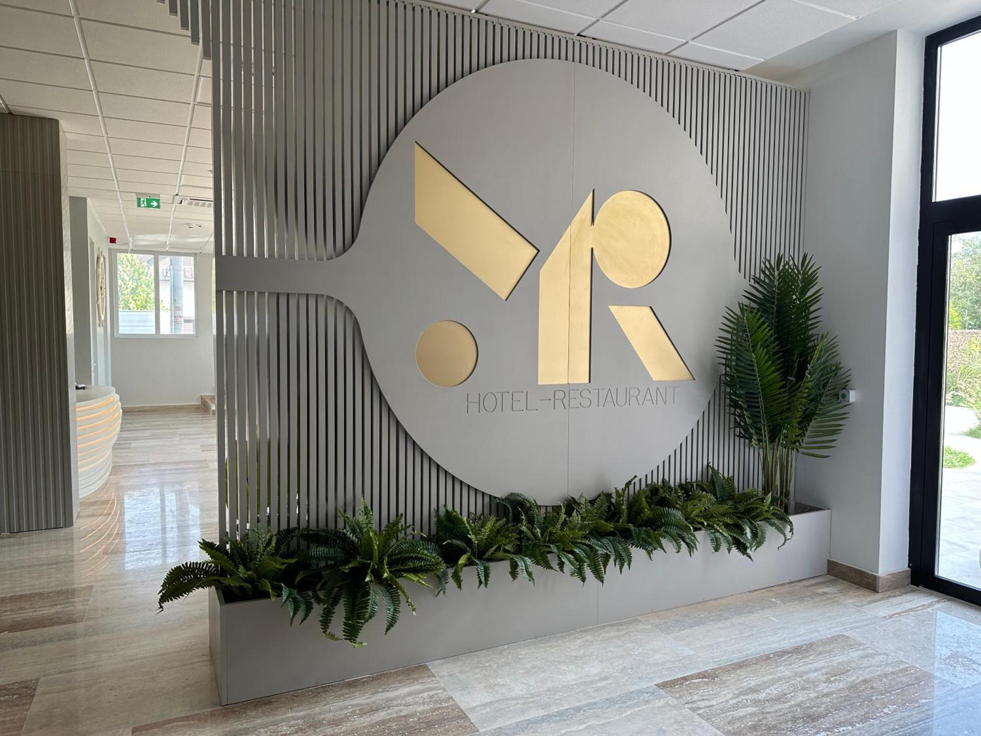 Mimi Hotel Corabia Eksteriør billede